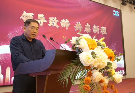 骏马奋蹄向巅峰 | 51白菜网彩金论坛2026年新春年会圆满举行